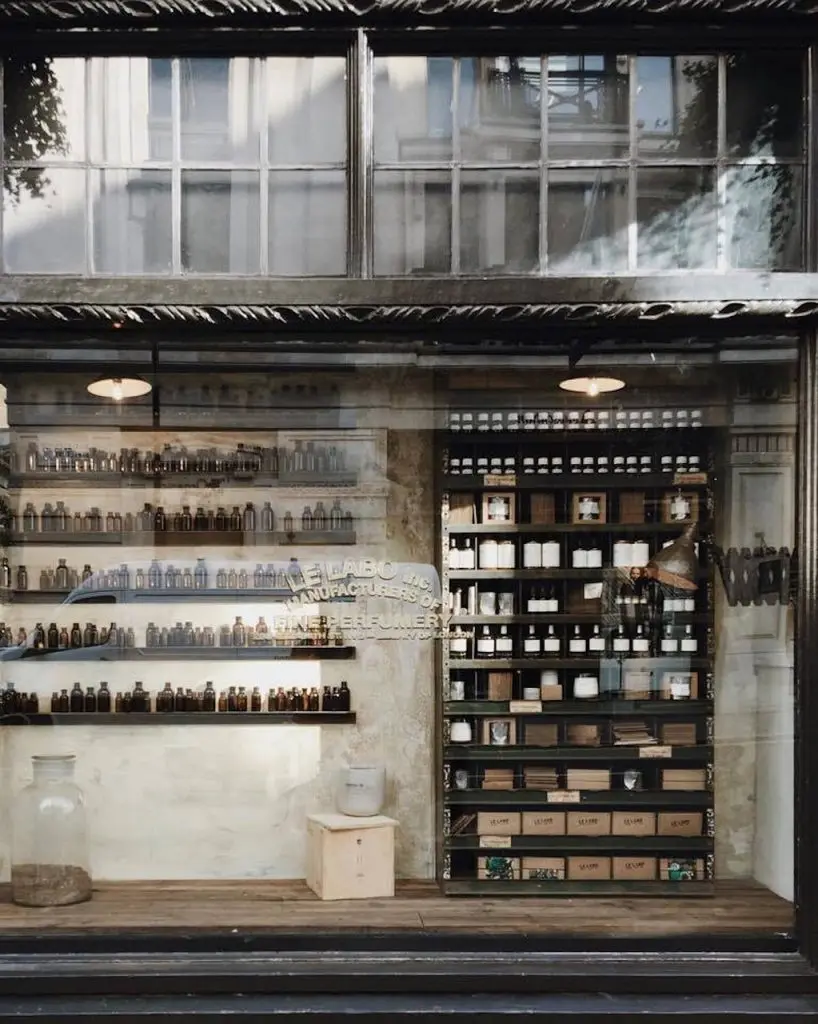 building, perfume, shelf, bottles, boxes, gray bottle, gray box, perfume, perfume, perfume, perfume, perfume